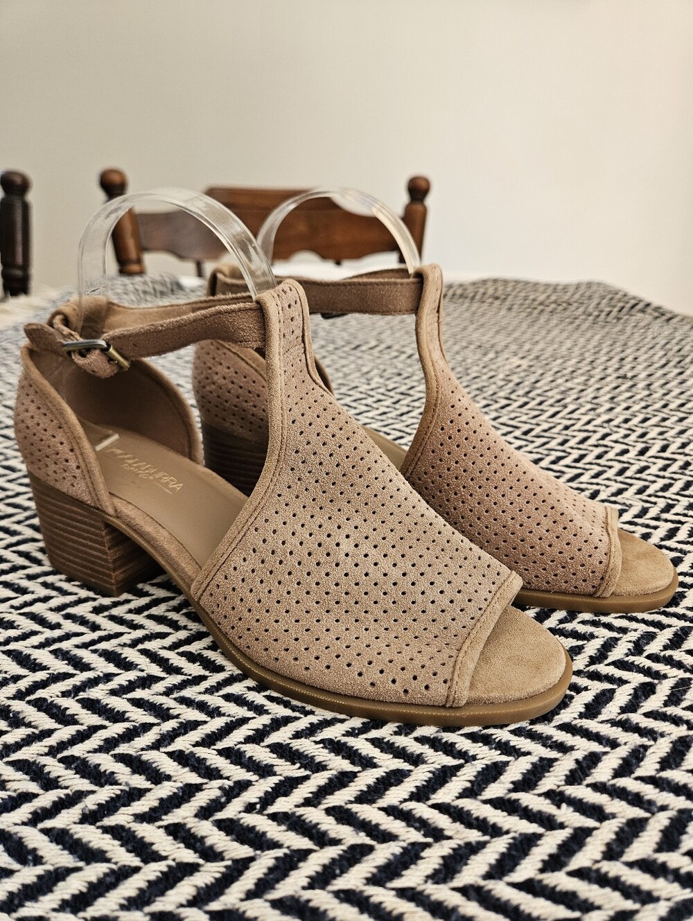 Like-New Koolaburra by Ugg Tan Chunky Wood Heel Suede Mesh Heels: Size 9